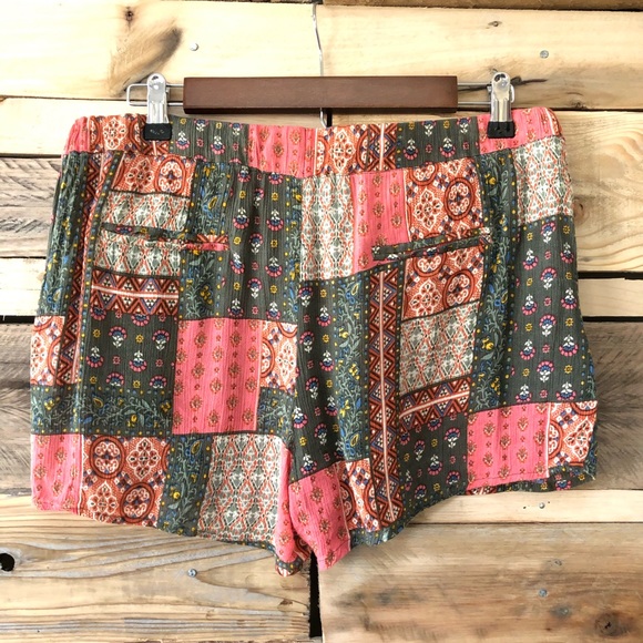 KUT FROM THE KLOTH patchwork shorts, size 10 - Picture 4 of 6